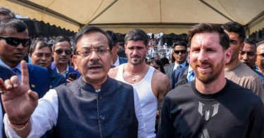 মেসির কলকাতা সফরে বিশৃঙ্খলার জেরে ক্রীড়ামন্ত্রীর পদত্যাগ