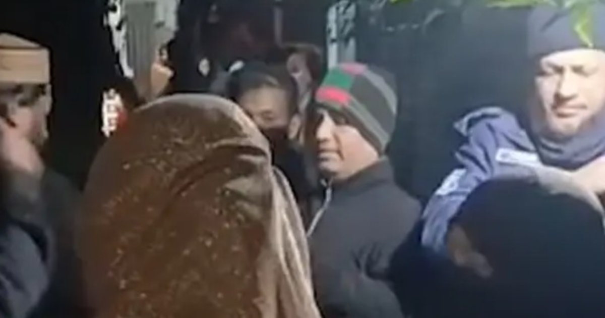 হাদির গ্রামের বাড়িতে শোকের ছায়া