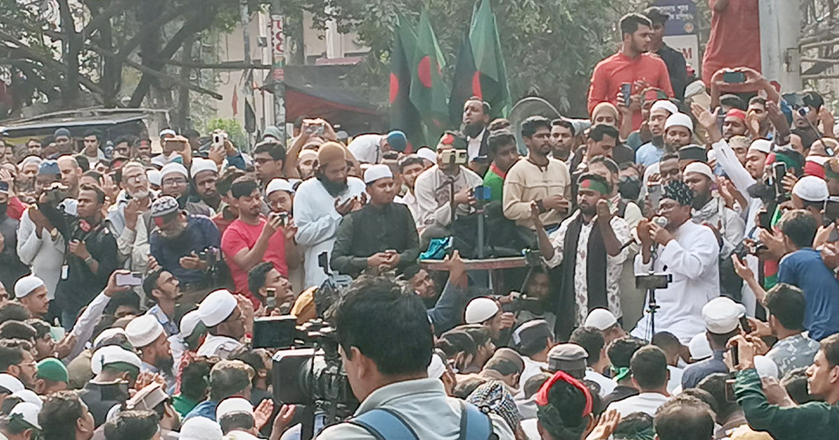 শাহবাগে ওসমান হাদির জন্য বিশেষ দোয়