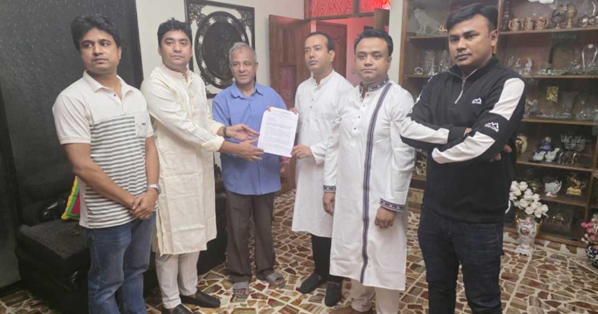 হাদি হত্যাকাণ্ডের বিচার চেয়ে স্বরাষ্ট্র উপদেষ্টাকে ছাত্রদলের স্মারকলিপি