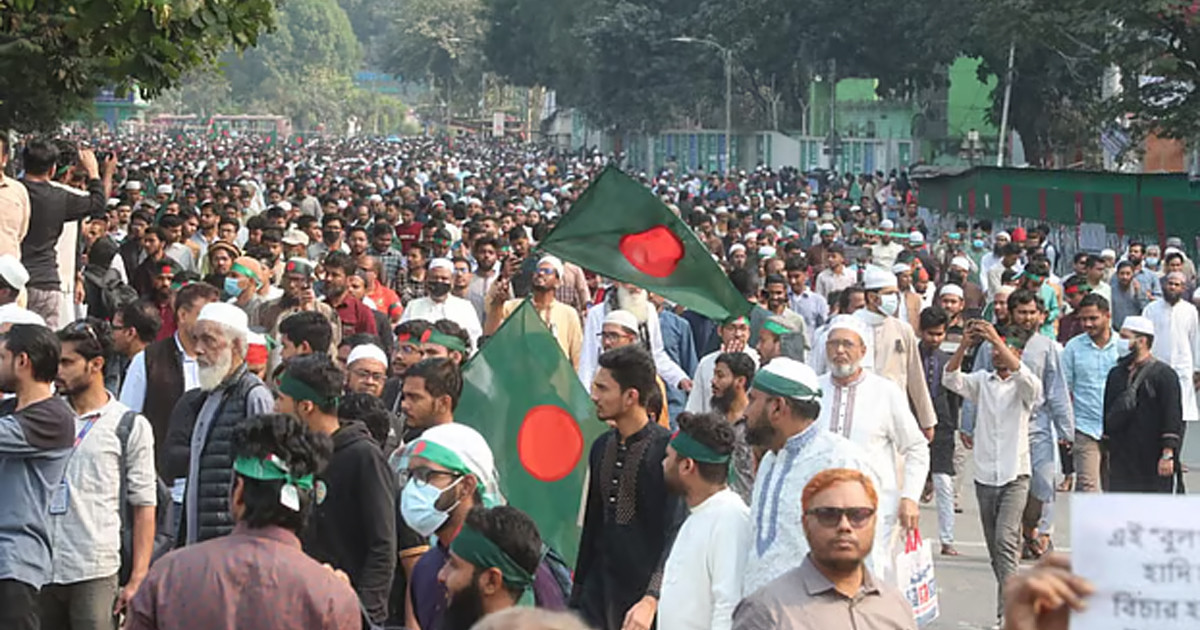 ময়নাতদন্ত ও গোসল শেষে ওসমান হাদির জানাজার প্রস্তুতি