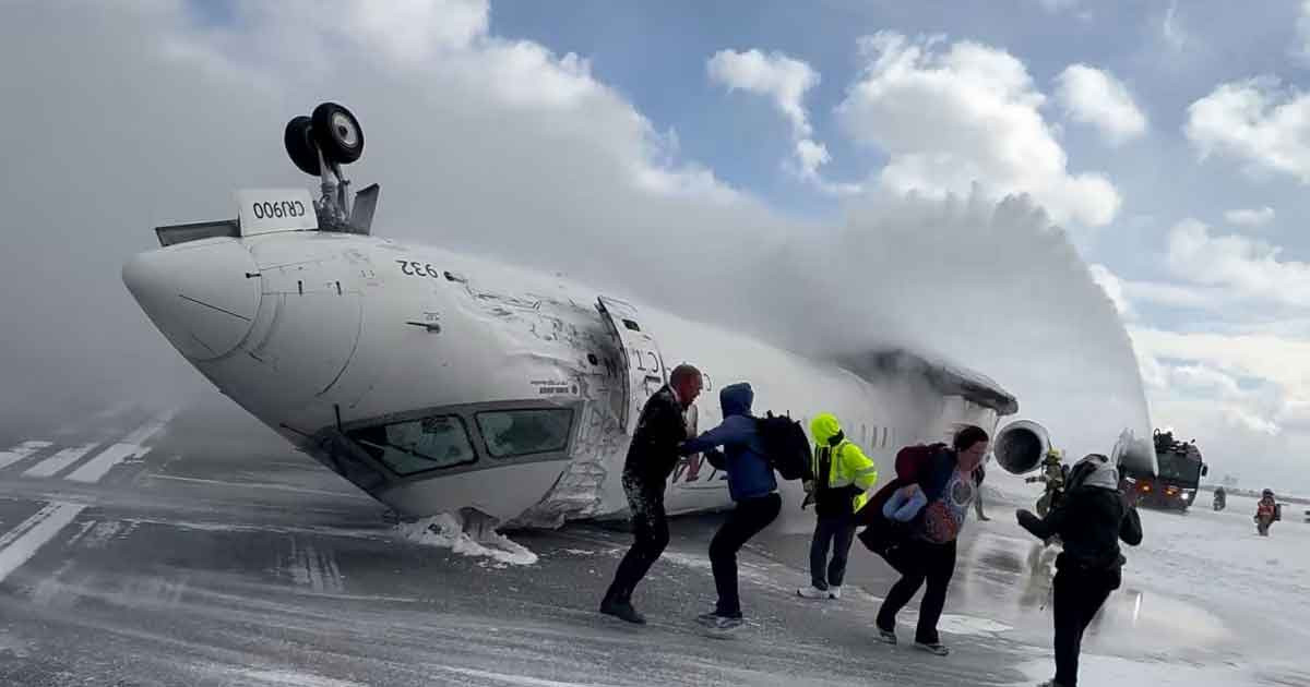 উল্টে যাওয়া বিমান থেকে বেঁচে ফিরেছিলেন তিনি