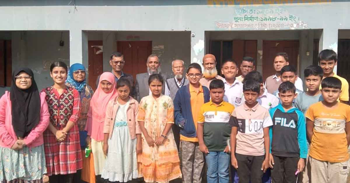 শুভসংঘের আয়োজনে ‘মহান মুক্তিযুদ্ধের গল্প’ শুনে খাতায় লিখলো শিক্ষার্থীরা