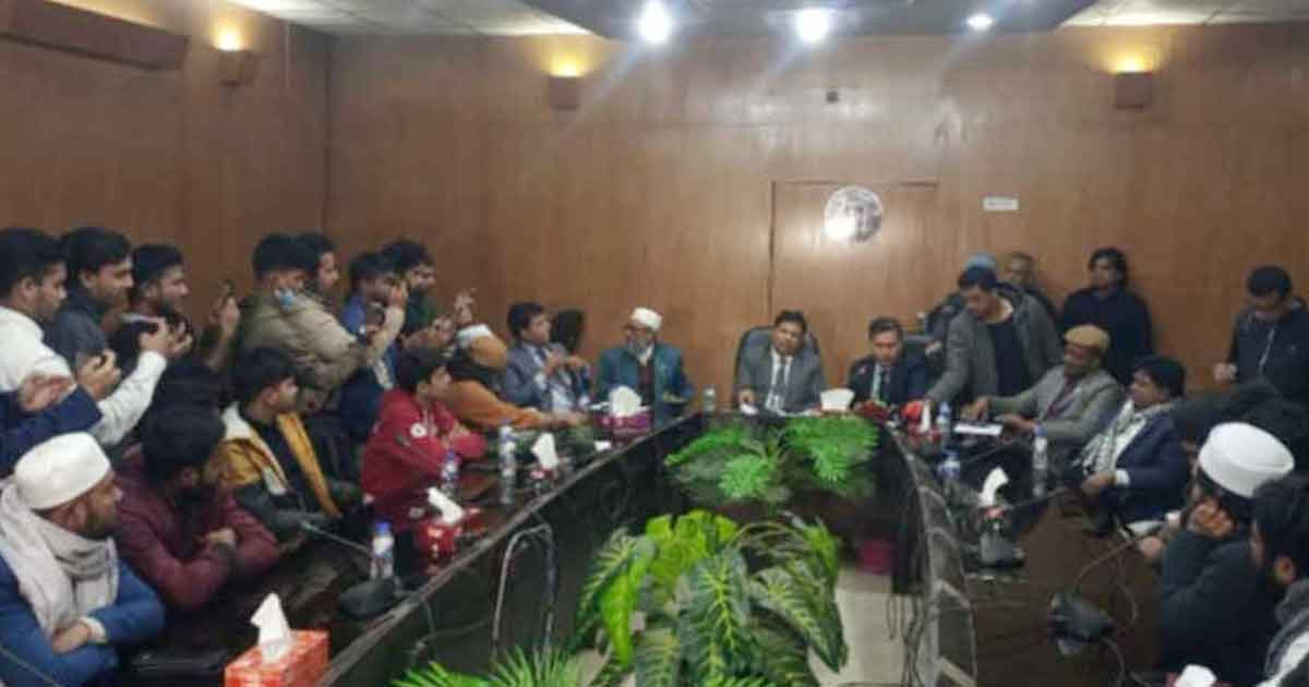 রাবিতে আওয়ামীপন্থি ৬ ডিনের পদত্যাগ