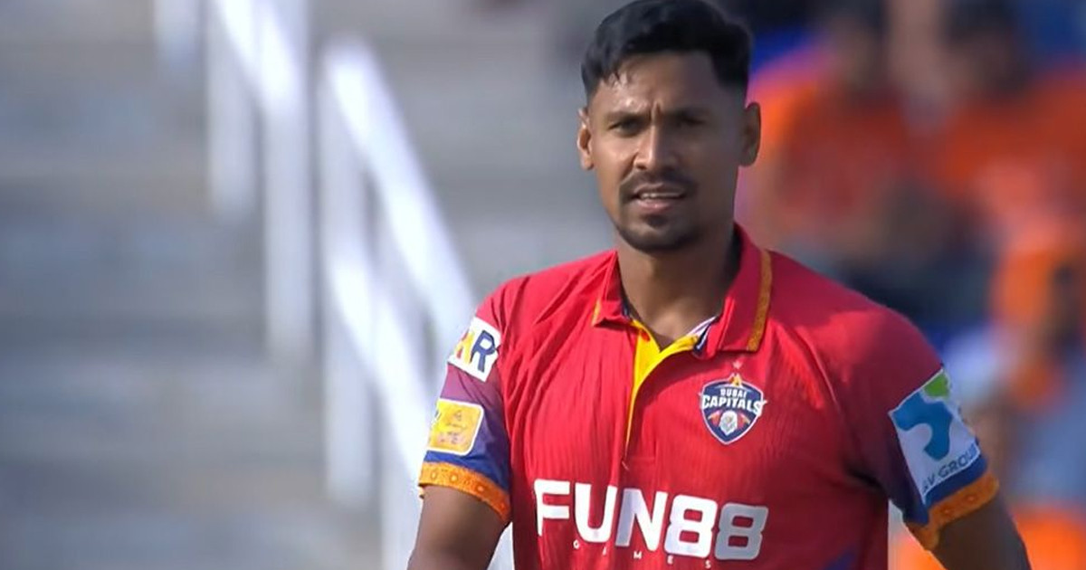 ৪ বলে ৩ উইকেট নিয়ে ফিজের ম্যাজিক, জিতলো দল