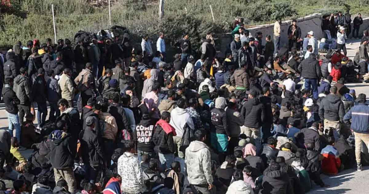 গ্রিস উপকূলে নৌকা থেকে উদ্ধারকৃত অভিবাসীদের ৪৩৭ জনই বাংলাদেশি