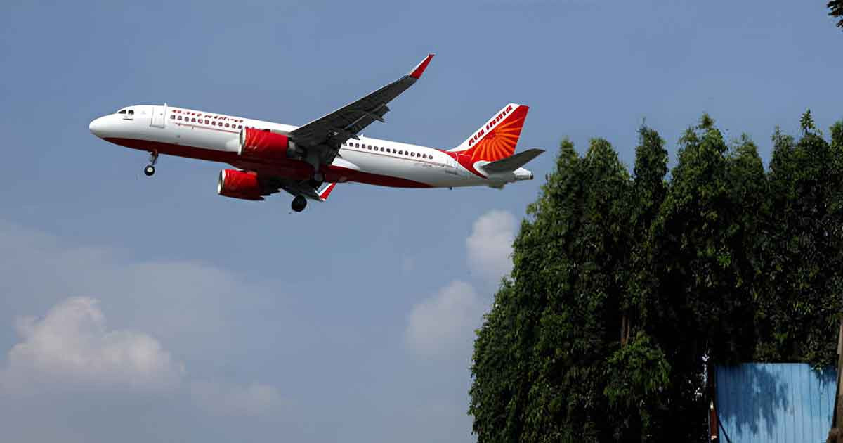 উড্ডয়নের পরই ইঞ্জিনে ত্রুটি, অতঃপর...