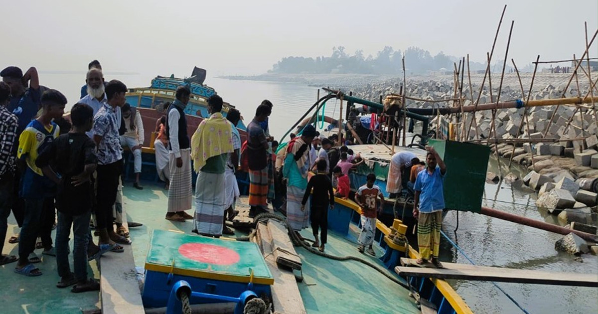 সিরাজগঞ্জে ড্রেজার থেকে যুবকের মরদেহ উদ্ধার