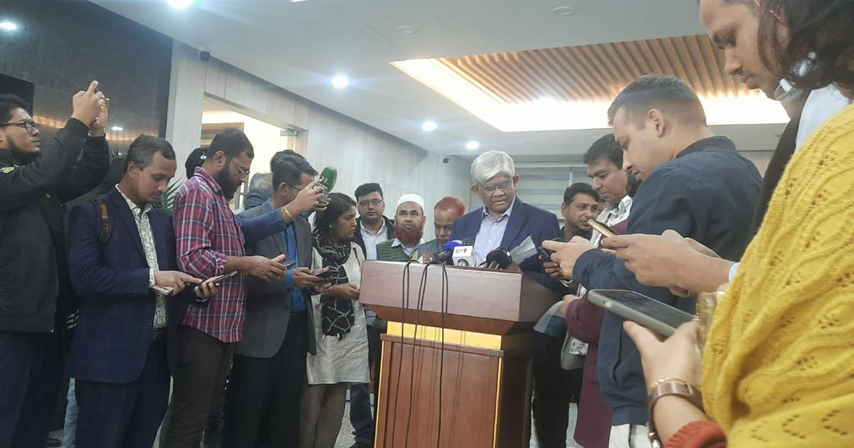 ভারতের সঙ্গে তিক্ততা চায় না সরকার: অর্থ উপদেষ্টা