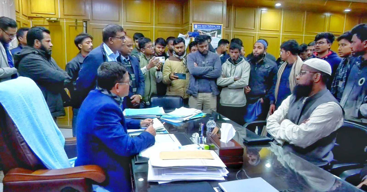 ব্রাকসু নির্বাচন নিয়ে অনিশ্চয়তা, শিক্ষার্থীদের হুঁশিয়ারি