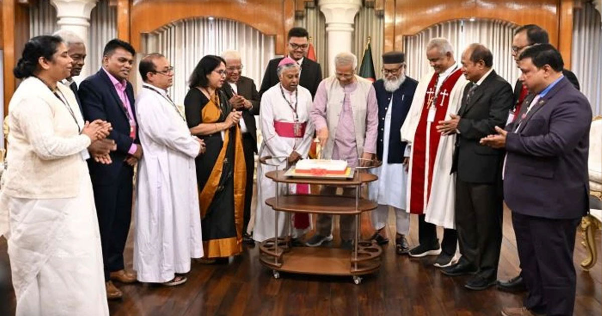 বড়দিন উপলক্ষে ধর্মীয় নেতাদের সঙ্গে প্রধান উপদেষ্টার শুভেচ্ছা বিনিময়