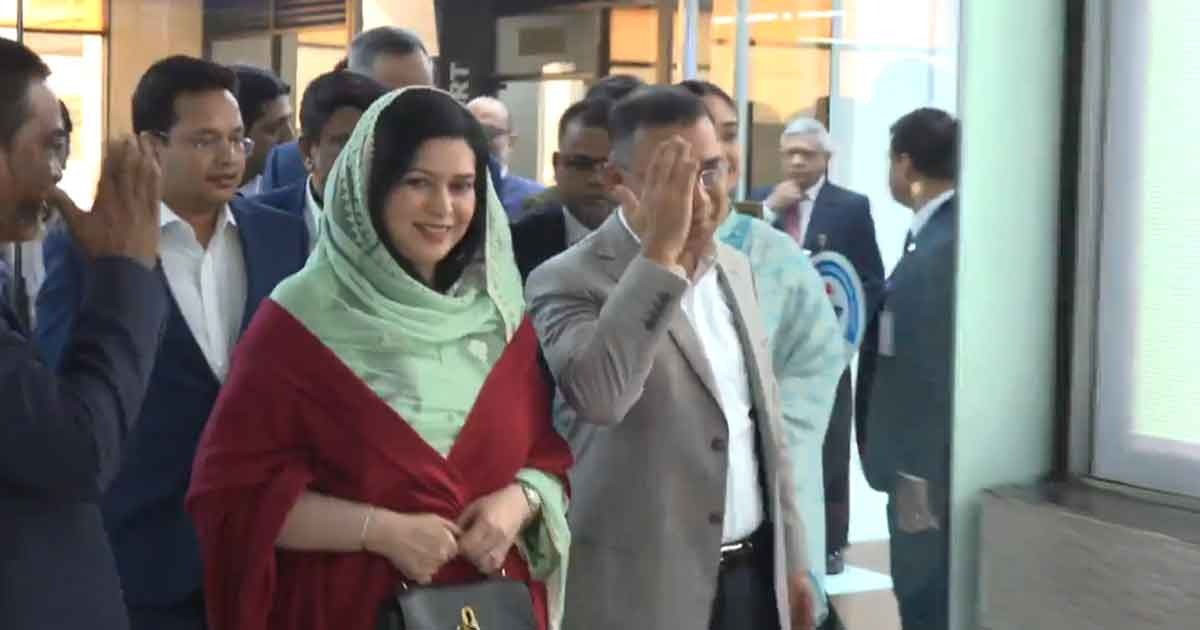 ১৭ বছর পর দেশের মাটি স্পর্শ করলেন তারেক রহমান