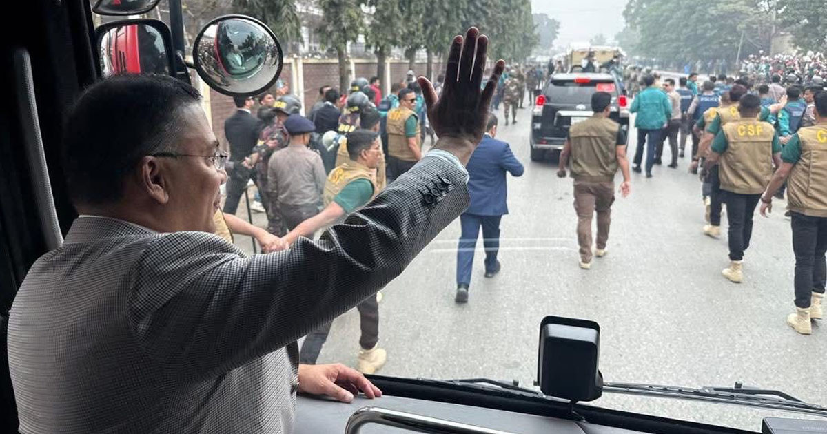 ৩০০ ফিটে সংবর্ধনা মঞ্চের পথে তারেক রহমান