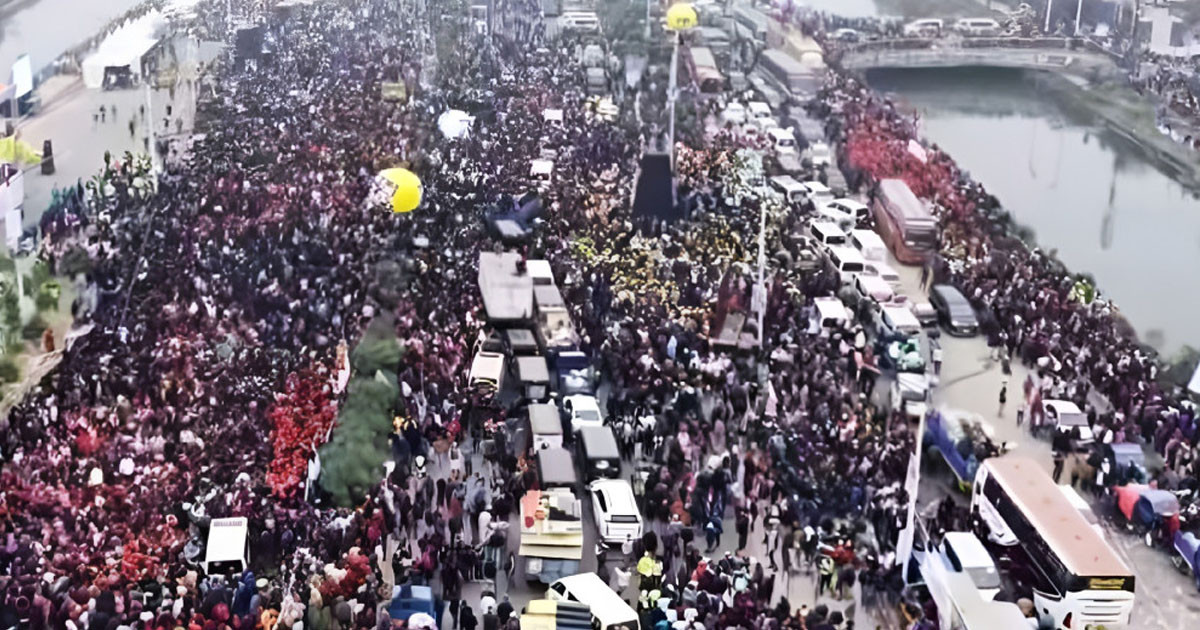 রাজধানীর পথে পথে লাখ লাখ মানুষ