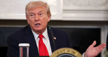 অভিবাসীদের টোপ দিলেন ট্রাম্প