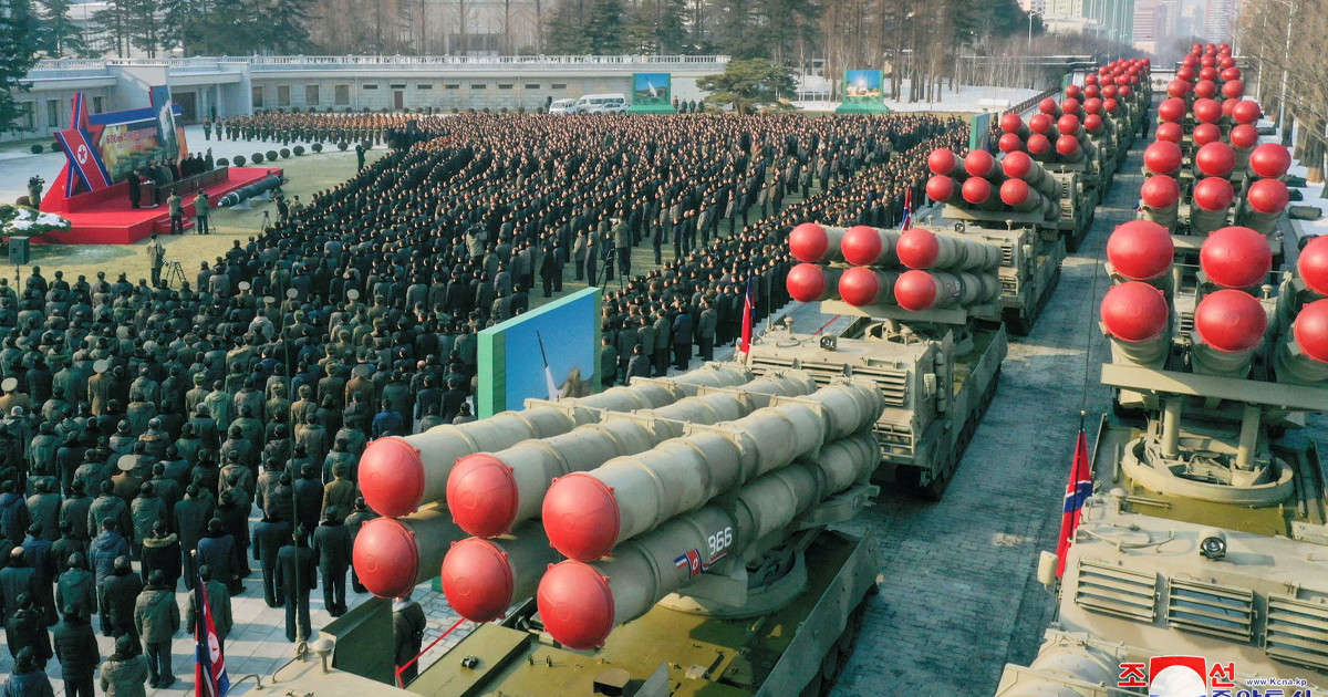 আসছে বড় ধামাকা, নতুন বছর আরও বেশি ক্ষেপণাস্ত্র বানাবেন কিম