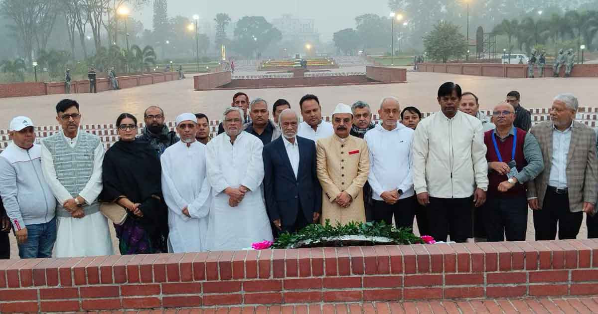 জাতীয় স্মৃতিসৌধে তারেক রহমানের পক্ষে শ্রদ্ধা নিবেদন