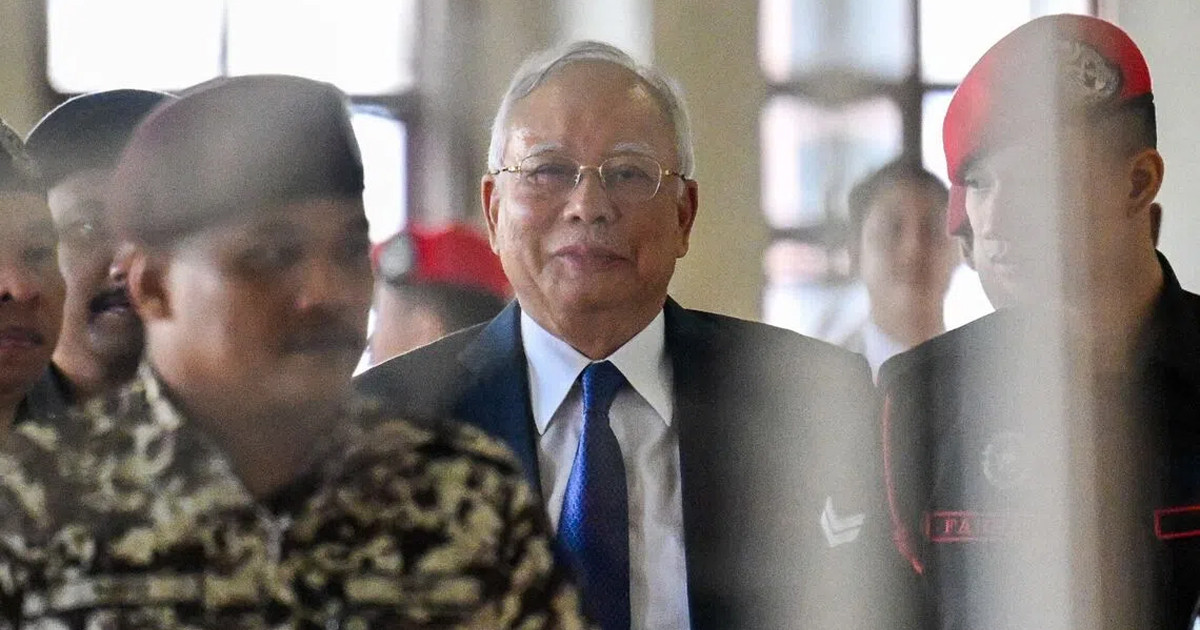 নাজিব রাজাকের আরও ১৫ বছরের কারাদণ্ড