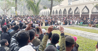 শহীদ ওসমান হাদির কবর জিয়ারতে আজও মানুষের ঢল