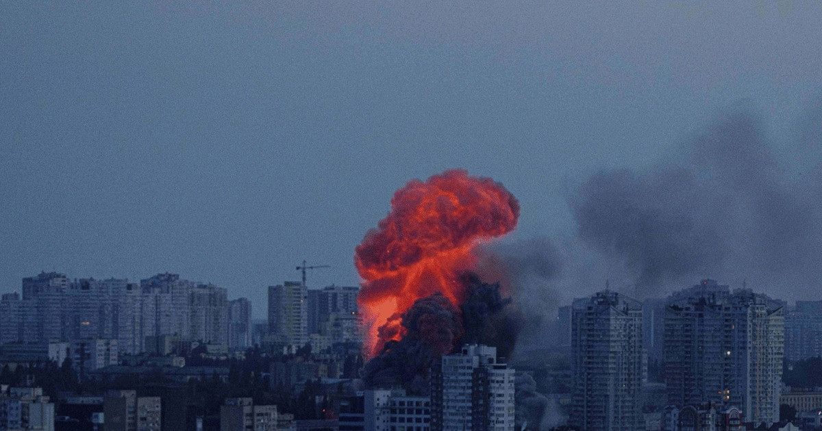 ট্রাম্প-জেলেনস্কি বৈঠকের আগে ইউক্রেনে হামলা রাশিয়ার