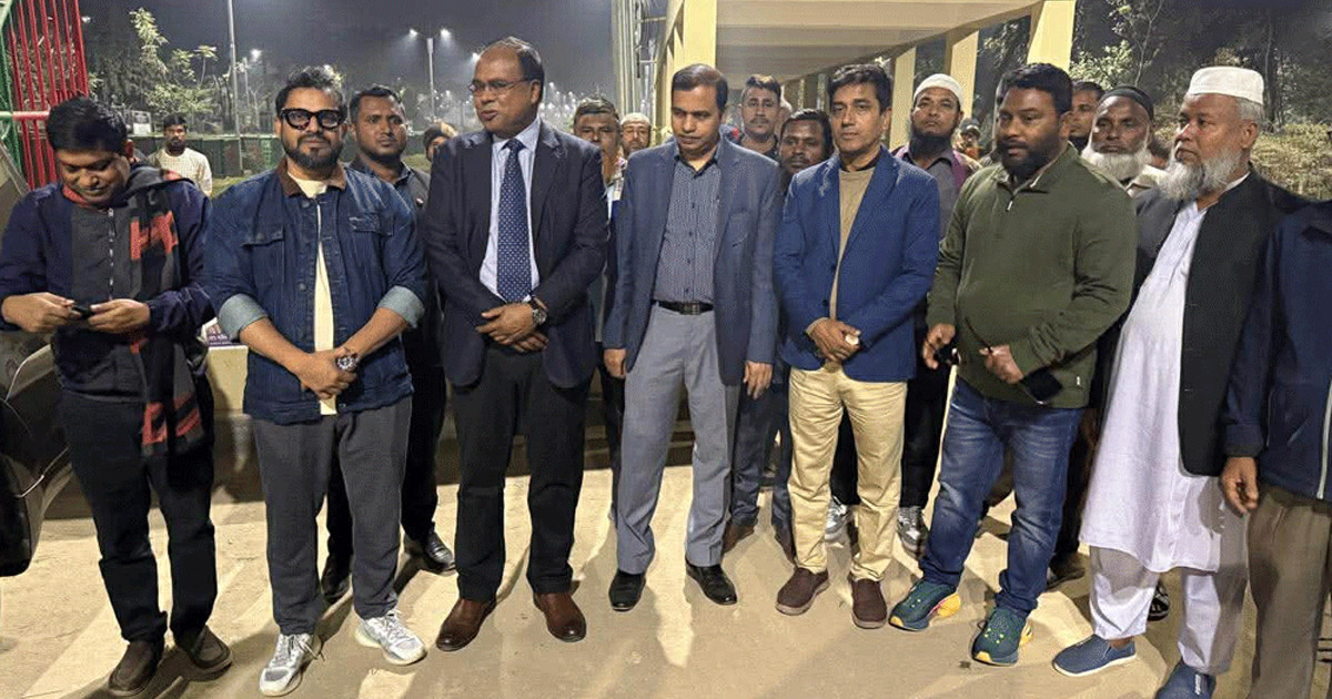 মিরপুরে সাধারণ কবরস্থানের নিরাপত্তায় এলইডি লাইট স্থাপন ডিএনসিসির