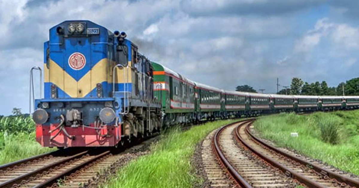 ট্রেনের ধাক্কায় প্রাণ হারালেন মা ও ছেলে