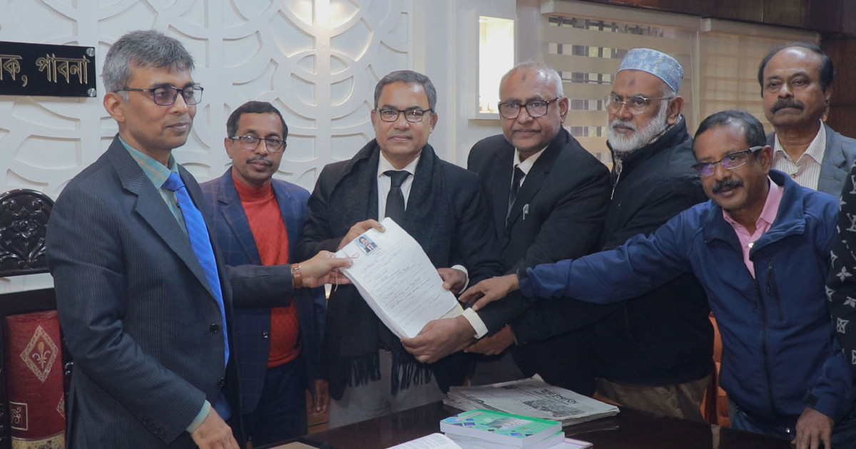 পাবনায় মনোনয়নপত্র জমা দিলেন বিএনপির শিমুল বিশ্বাস