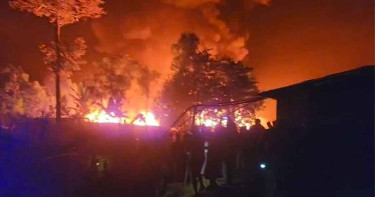 টেকনাফের রোহিঙ্গা ক্যাম্পে আগুন, নিয়ন্ত্রণে ৩ ইউনিট