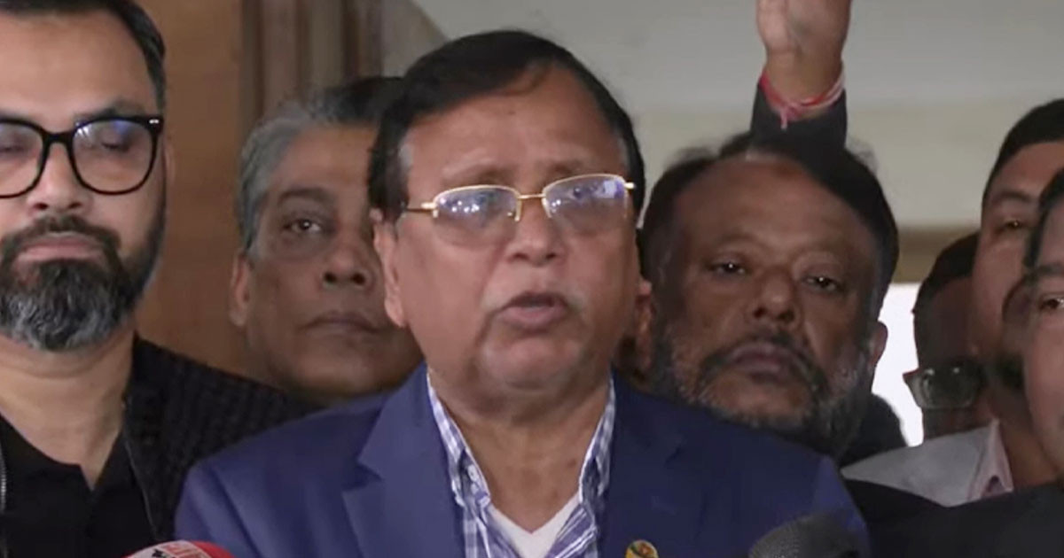 ঢাকা-১৭ আসনে তারেক রহমানের পক্ষে মনোনয়নপত্র জমা