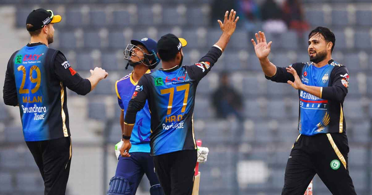 মোস্তাফিজদের বোলিং তোপে রংপুর পেলো সহজ লক্ষ্য