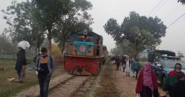 হঠাৎ ইঞ্জিনসহ ট্রেনের দুই বগি লাইনচ্যুত, ঢাকা-ময়মনসিংহ রেল চলাচল বন্ধ