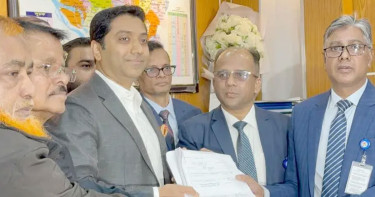 মনোনয়নপত্র জমা দিলেন ববি হাজ্জাজ