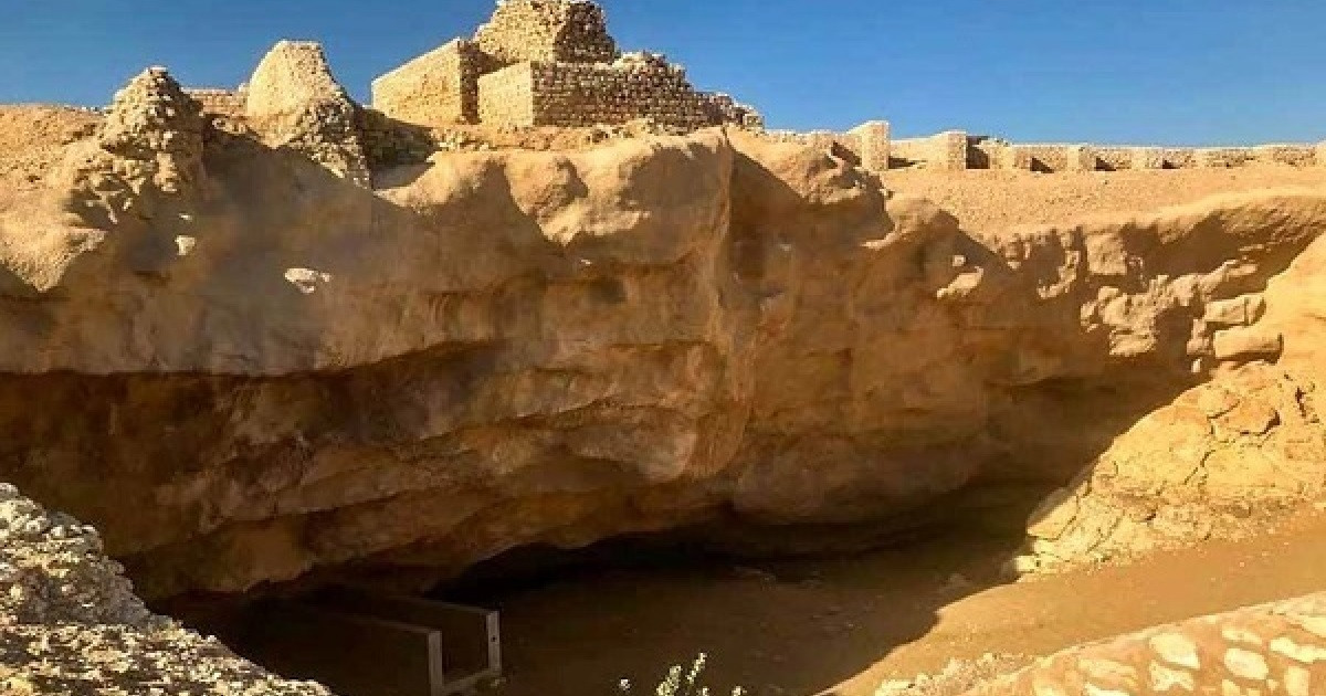 ইতিহাসের নিঃশব্দ সতর্কবার্তা