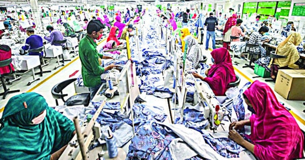 পোশাক কারখানায় এক দিনের ছুটি ঘোষণা