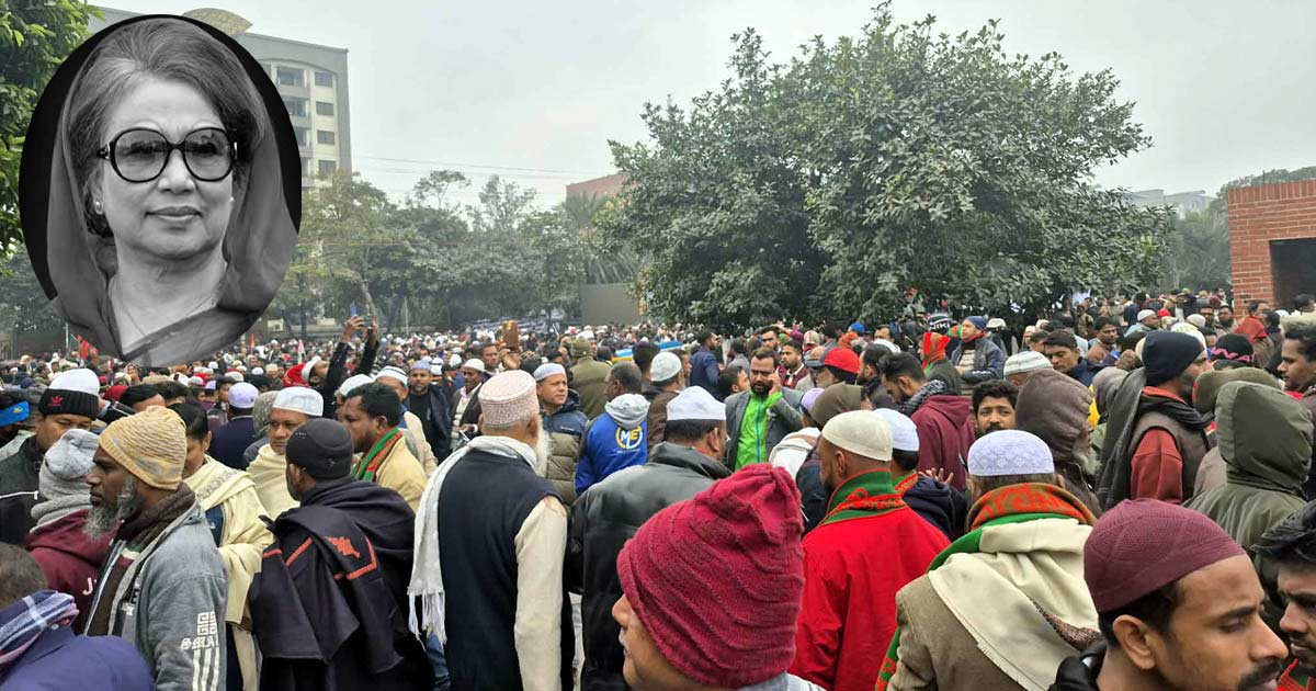 সকাল থেকেই মানিক মিয়া অ্যাভিনিউয়ে জনতার ঢল