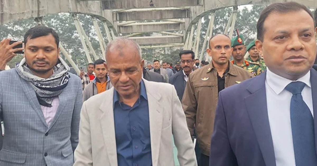 বেগম খালেদা জিয়ার কবরের স্থান পর্যবেক্ষণ করলেন স্বরাষ্ট্র উপদেষ্টা