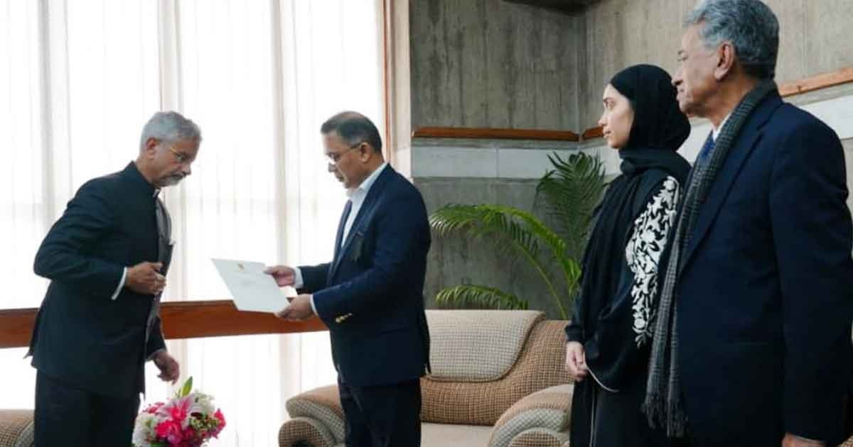 তারেক রহমানের হাতে শোকবার্তা তুলে দিলেন ভারতের পররাষ্ট্রমন্ত্রী