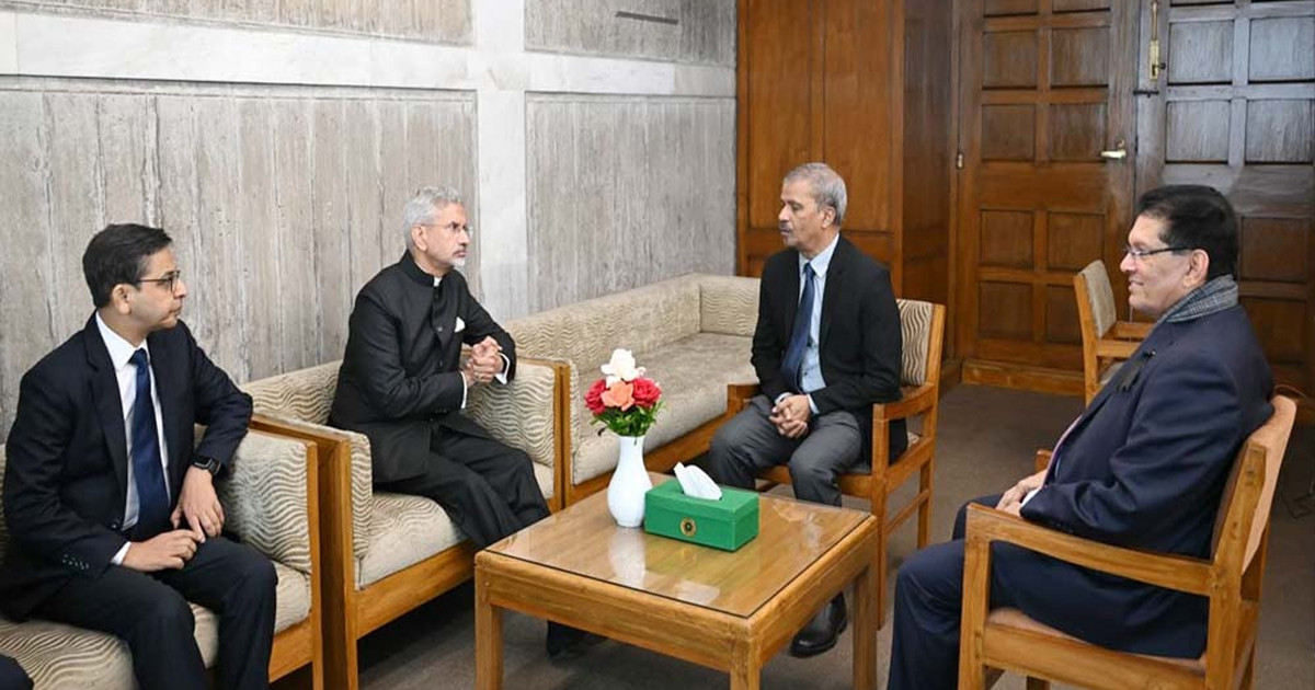 আইন ও নিরাপত্তা উপদেষ্টার সঙ্গে ভারতের পররাষ্ট্রমন্ত্রীর সৌজন্য সাক্ষাৎ