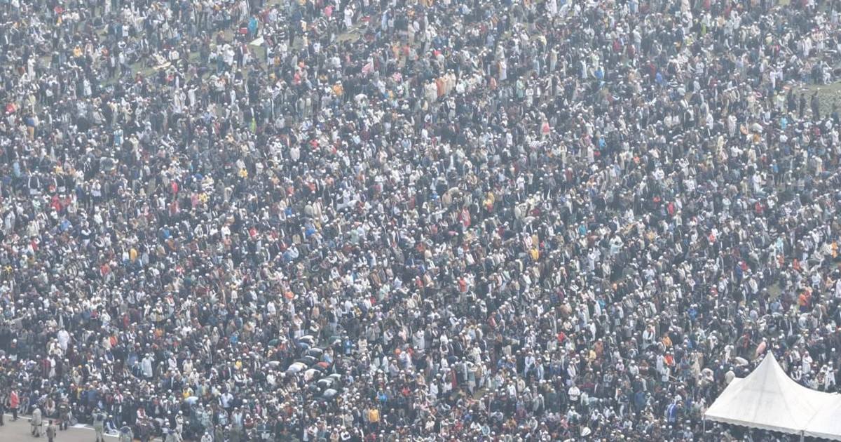 জানাজায় বিপুল জনসমাগম মৃতের জন্য যে সৌভাগ্য বয়ে আনে