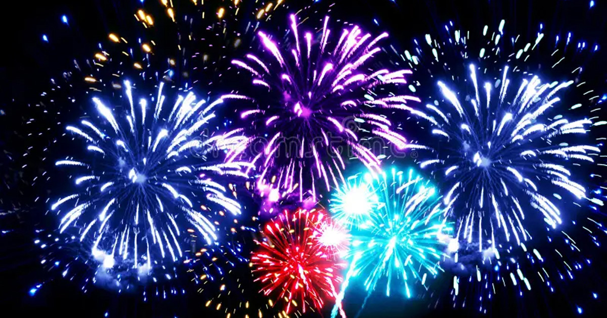 আতশবাজির রঙিন আলোয় দেশে দেশে বর্ষবরণ