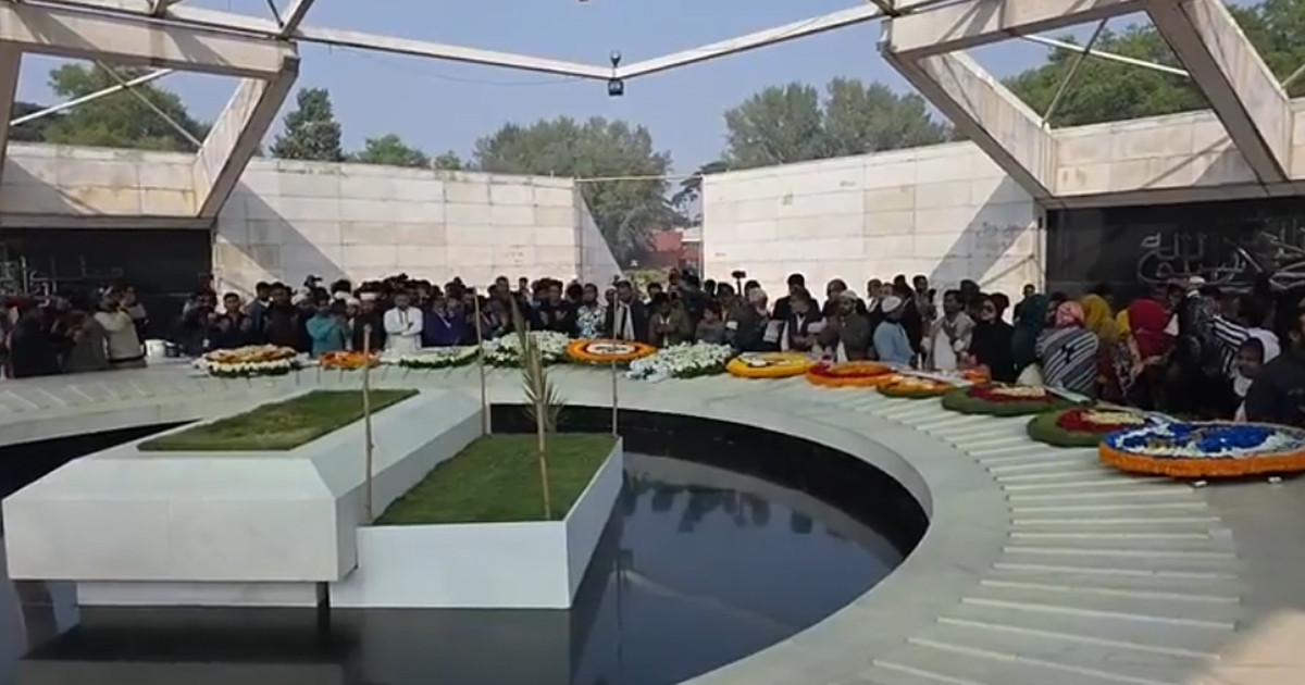 সর্বসাধারণের জন্য উন্মুক্ত জিয়াউর রহমান ও বেগম খালেদা জিয়ার সমাধি