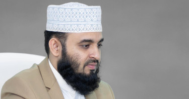 এর চেয়েও বিকট আওয়াজ তোমাকে দিশেহারা করার অপেক্ষায়: আজহারী