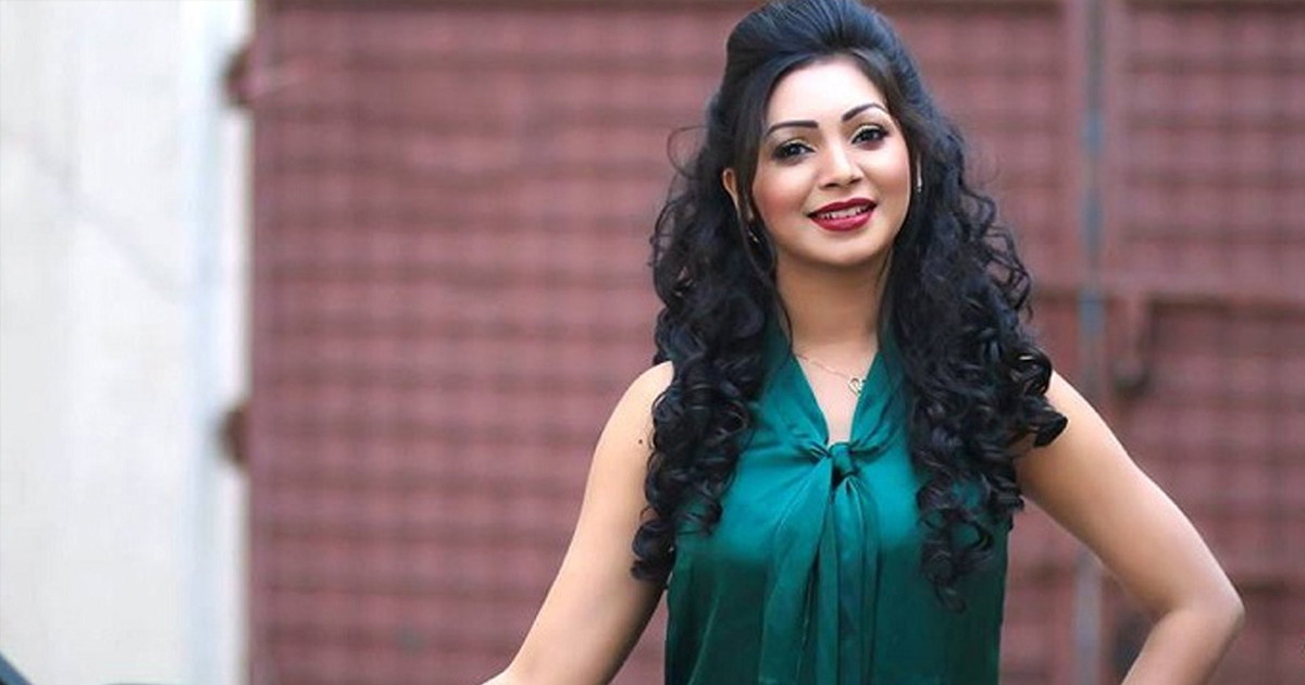 বিয়ে প্রসঙ্গে প্রভাকে ভক্তের প্রশ্ন, দিলেন কড়া জবাব