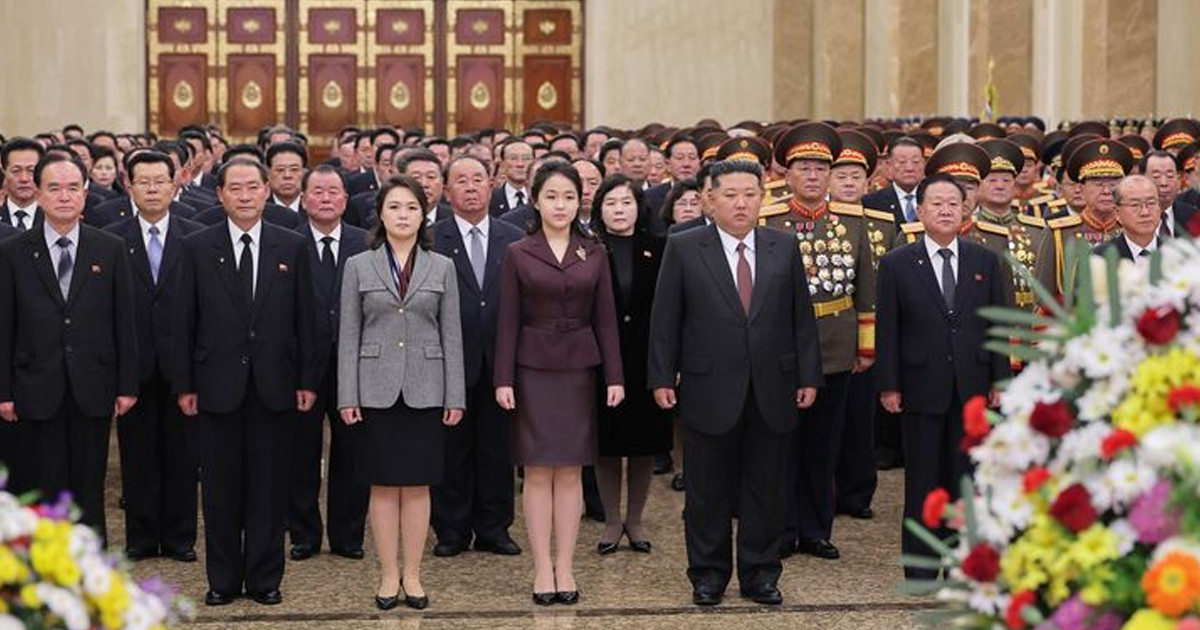 পারিবারিক সমাধিতে শ্রদ্ধা নিবেদন করলেন উ.কোরিয়ার প্রেসিডেন্ট কিমের কন্যা