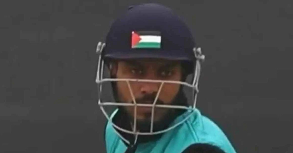 হেলমেটে ফিলিস্তিনের পতাকা নিয়ে ব্যাট করলেন ভারতীয় ক্রিকেটার