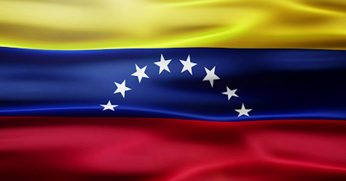 ভেনেজুয়েলার রাজধানীতে বিস্ফোরণ, আকাশে ধোঁয়ার কুণ্ডলী