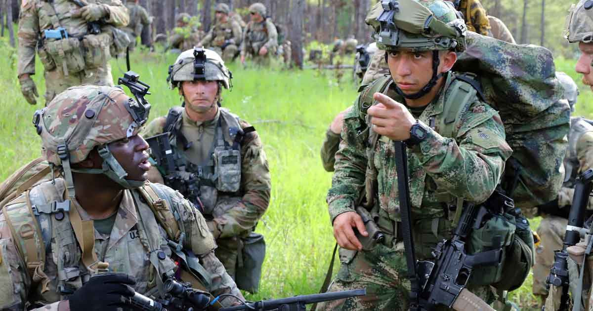 এবার ভেনেজুয়েলা সীমান্তে সৈন্য পাঠাচ্ছে প্রতিবেশী কলম্বিয়া