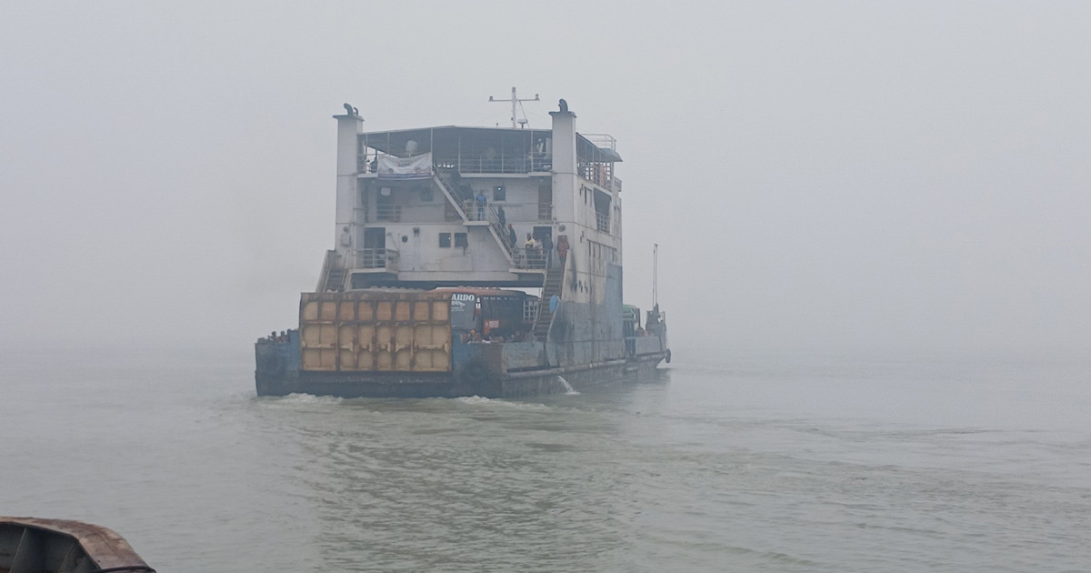 ১২ ঘণ্টা পর দৌলতদিয়া-পাটুরিয়ায় ফেরি চলাচল শুরু