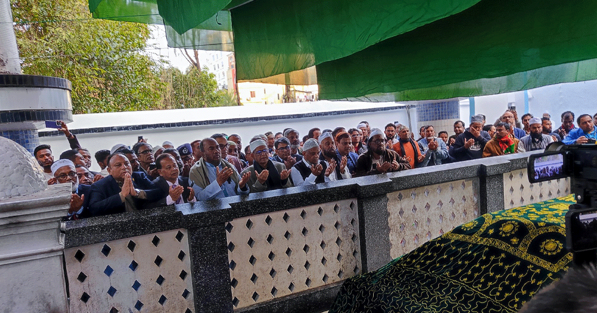 হযরত শাহজালাল ও শাহপরান (রহ.)-এর মাজার জিয়ারত করলেন মির্জা ফখরুল