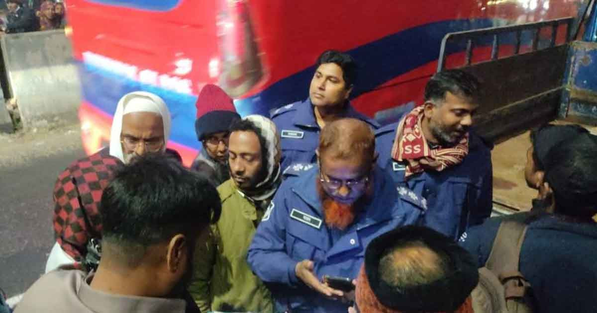 সাভারে কাভার্ড ভ্যানের ধাক্কায় পথচারী নিহত